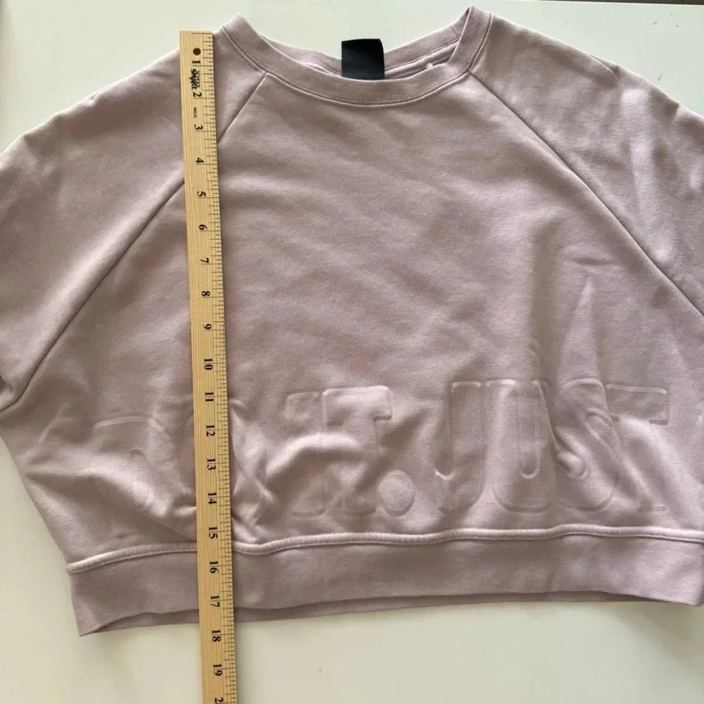Nike Dri-Fit Embossed Just Do It Cropped Crew Neck Sweatshirt Women’s size M